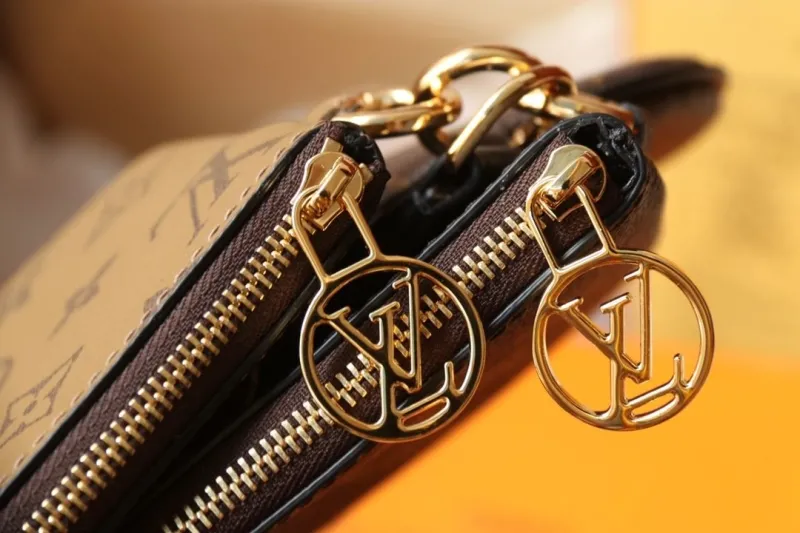 LV Wallets-1052 - Image 7