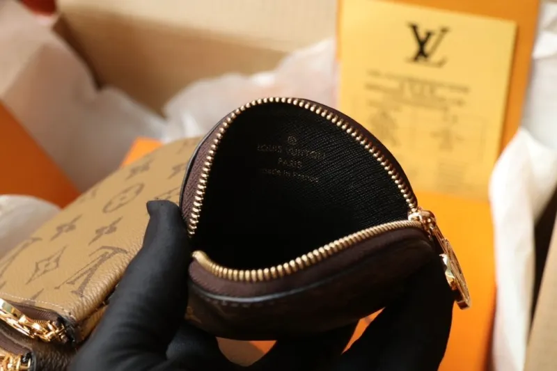 LV Wallets-1052 - Image 9