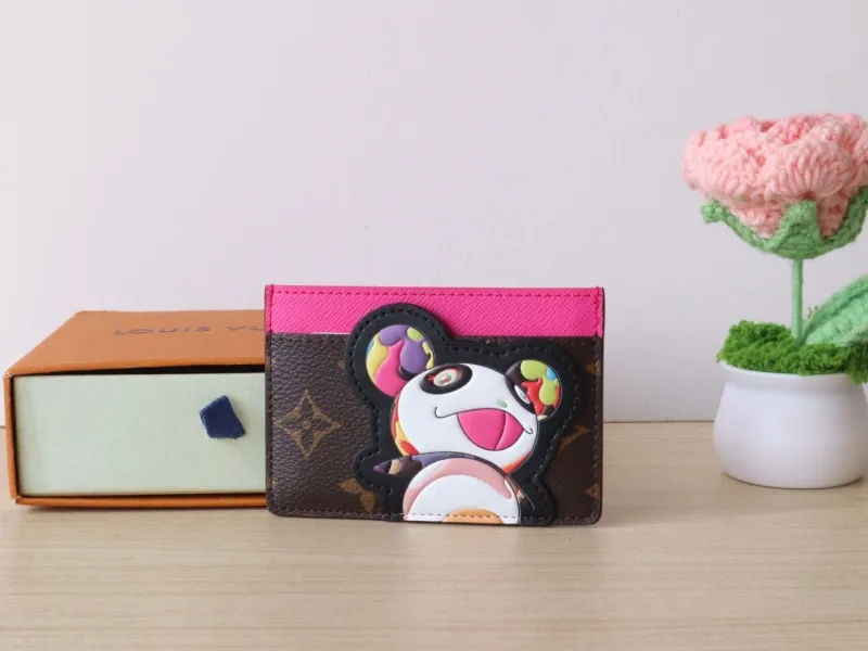 Alternative view of LV Wallets-1053