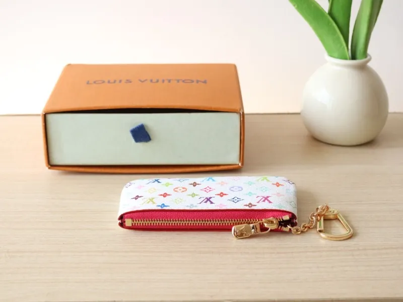 LV Wallets-1054 - Image 4