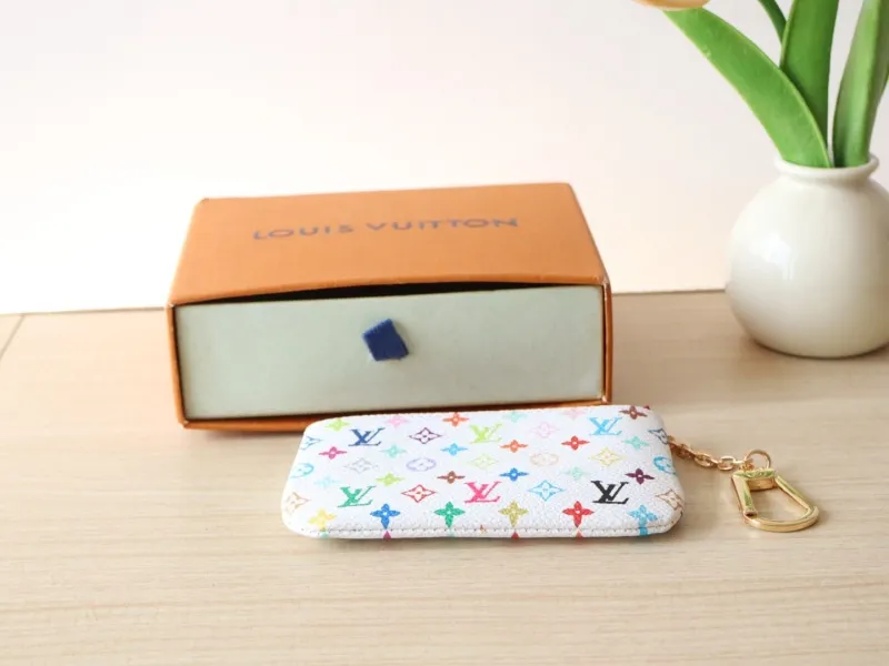LV Wallets-1054 - Image 5