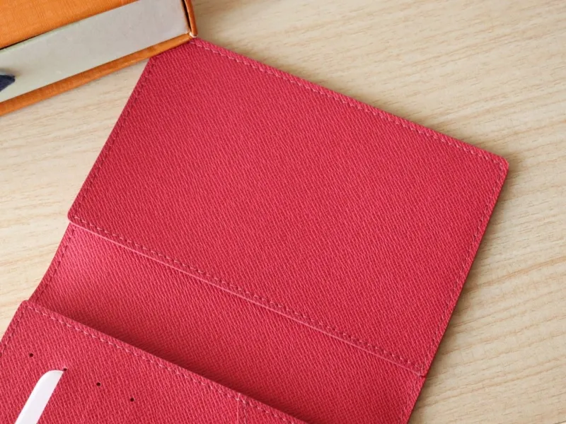 LV Wallets-1056 - Image 9
