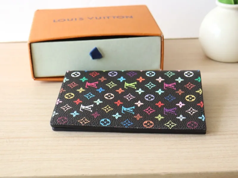 LV Wallets-1057 - Image 4