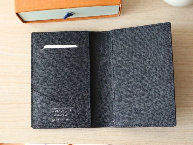 LV Wallets-1057 - Image 6