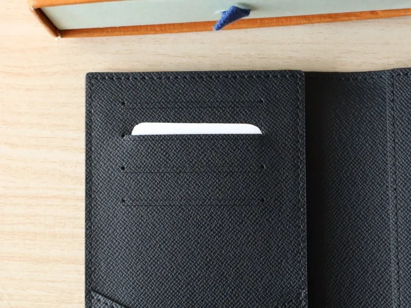 LV Wallets-1057 - Image 7