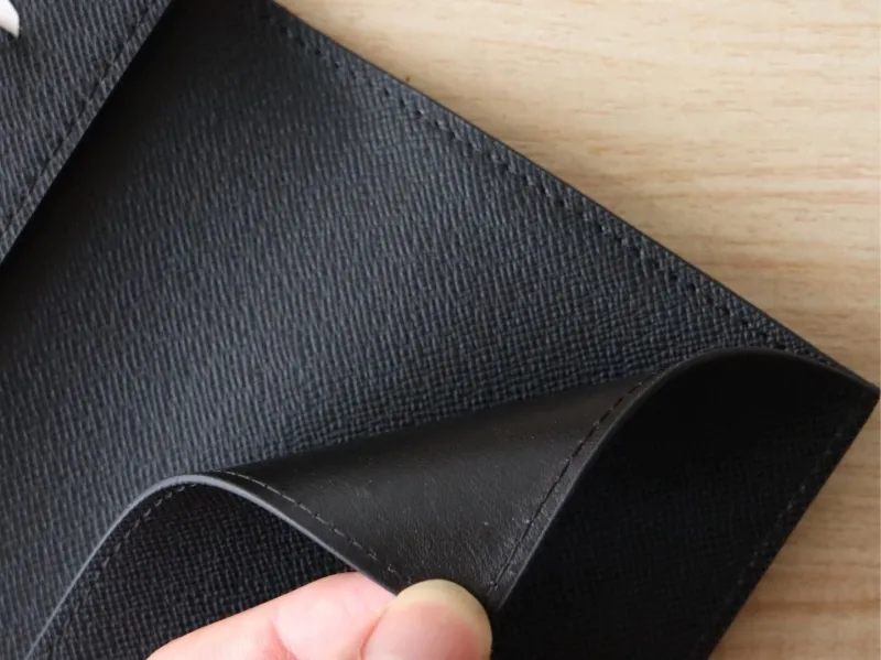 LV Wallets-1057 - Image 9
