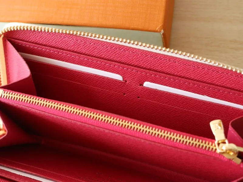 LV Wallets-1058 - Image 7