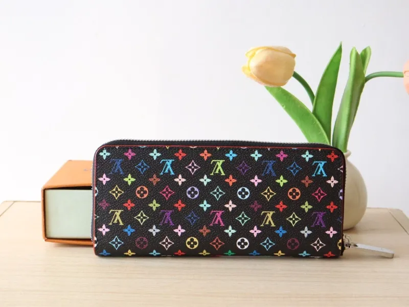 LV Wallets-1059 - Image 3