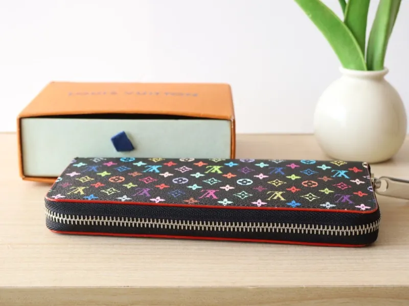 LV Wallets-1059 - Image 4