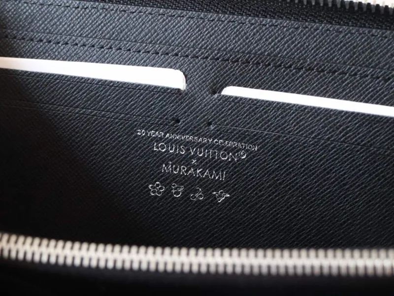 LV Wallets-1059 - Image 9