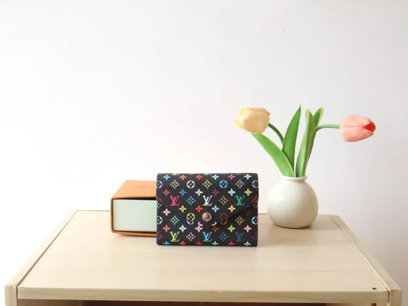 LV Wallets-1060