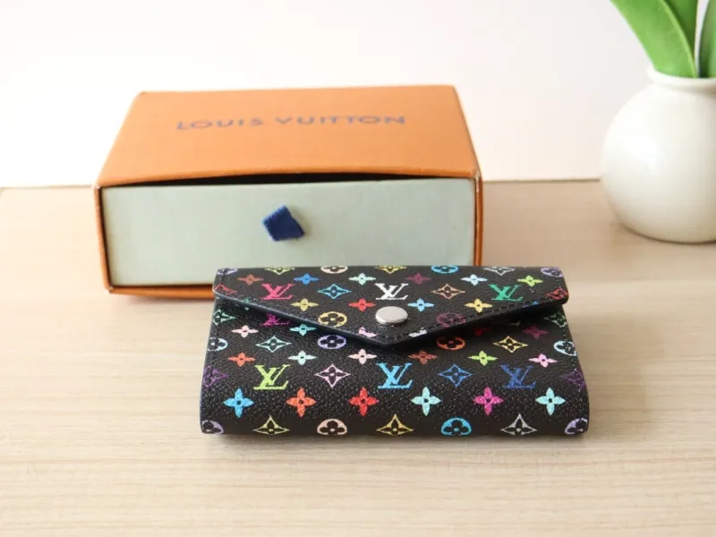 LV Wallets-1060 - Image 5