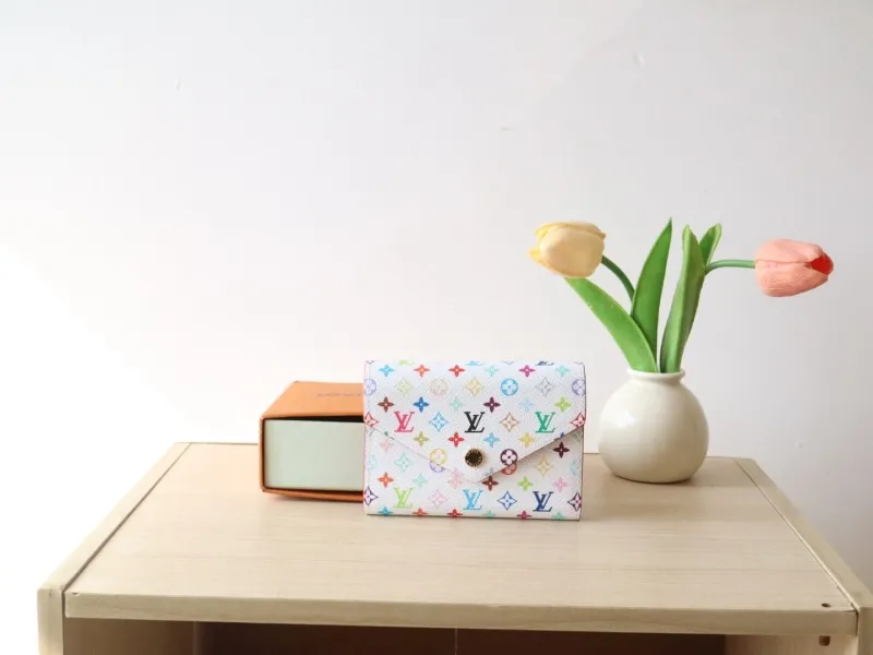 LV Wallets-1061
