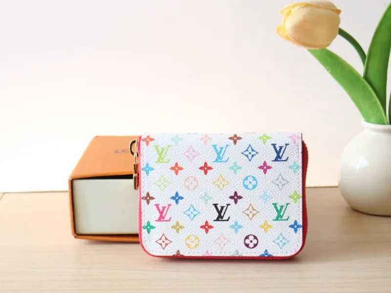 LV Wallets-1062 - Image 4
