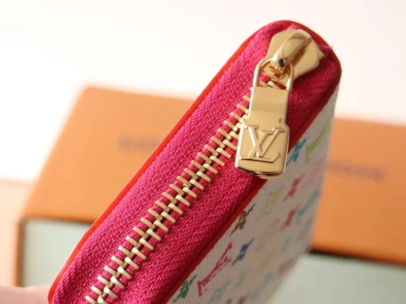 LV Wallets-1062 - Image 5
