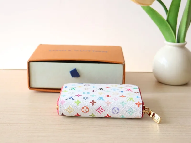 LV Wallets-1062 - Image 6