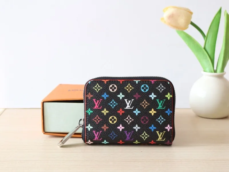 Alternative view of LV Wallets-1063