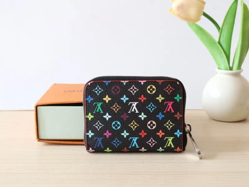 LV Wallets-1063 - Image 3