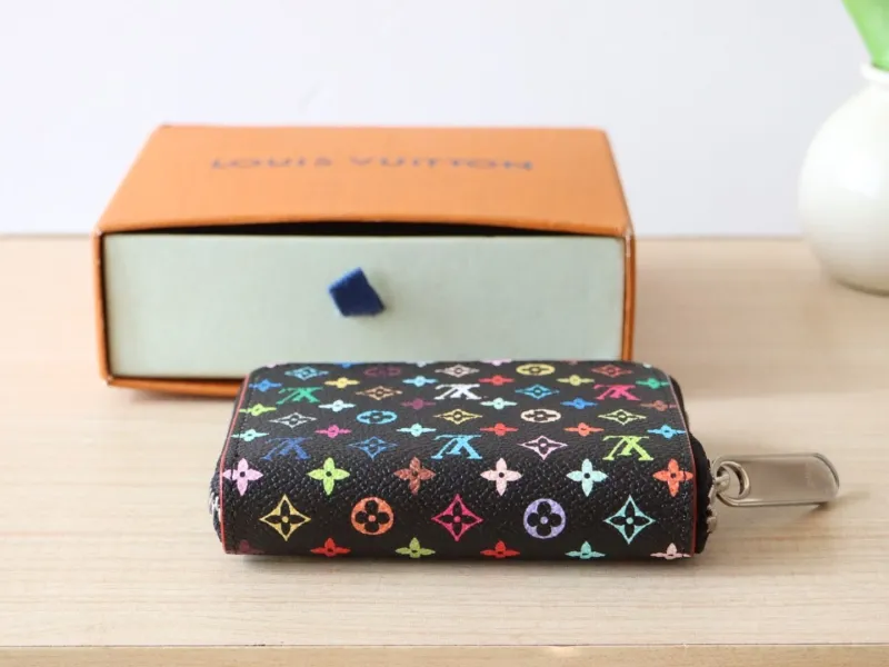 LV Wallets-1063 - Image 5