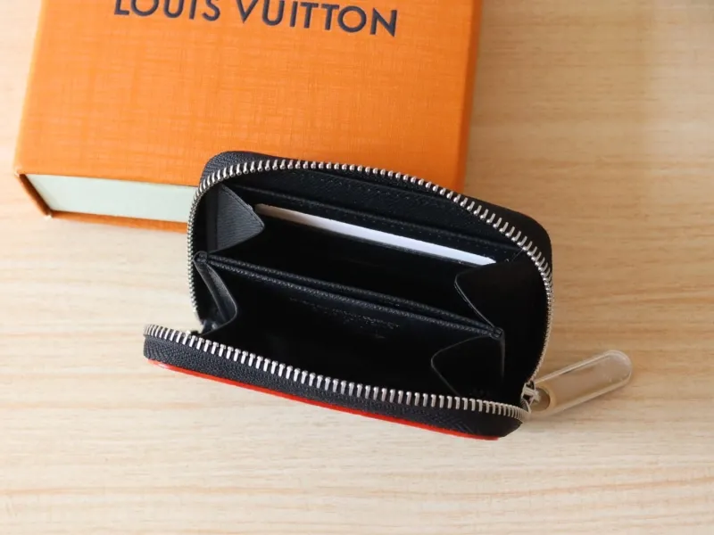 LV Wallets-1063 - Image 7