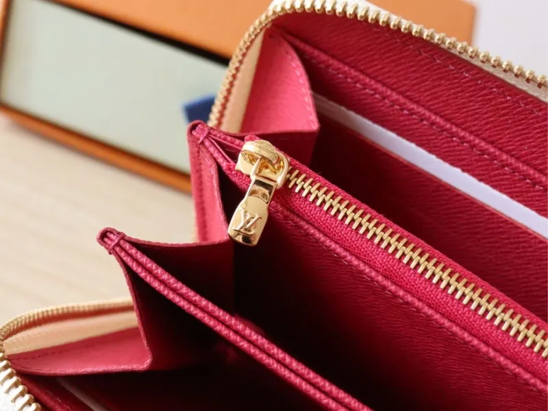 LV Wallets-1064 - Image 9