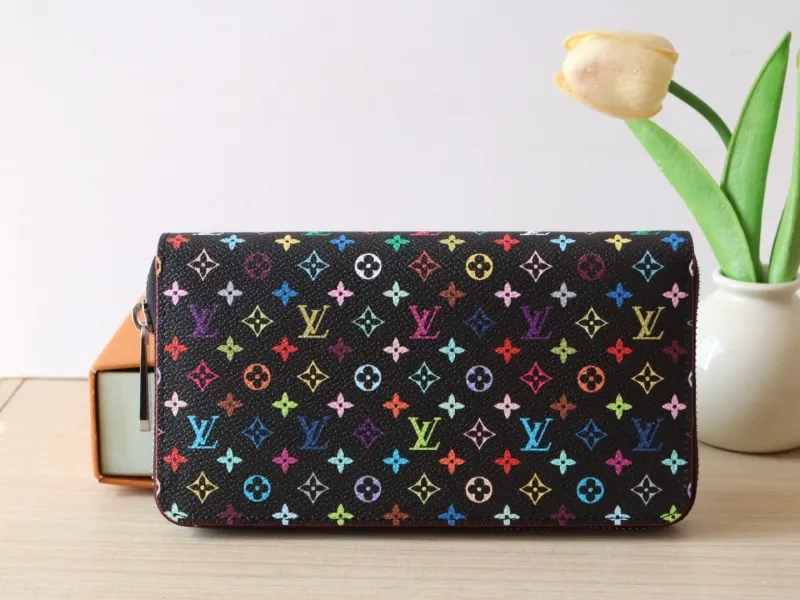 LV Wallets-1065 - Image 3