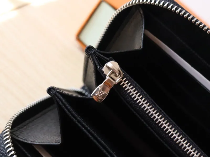 LV Wallets-1065 - Image 8