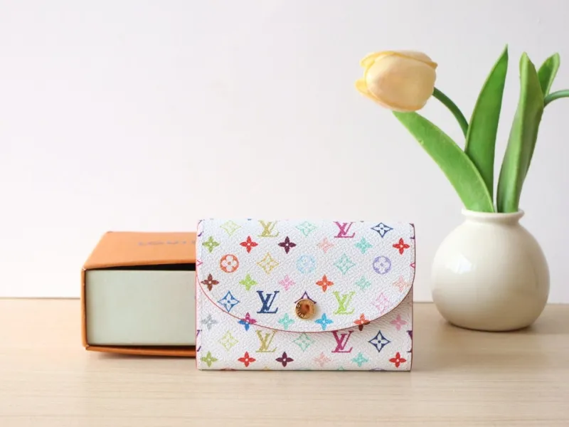 Alternative view of LV Wallets-1066