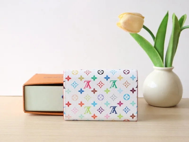LV Wallets-1066 - Image 3