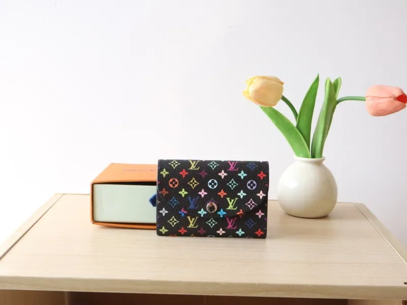 LV Wallets-1067