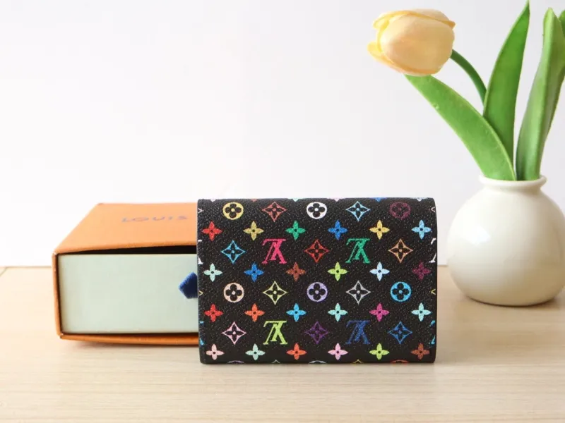 LV Wallets-1067 - Image 3