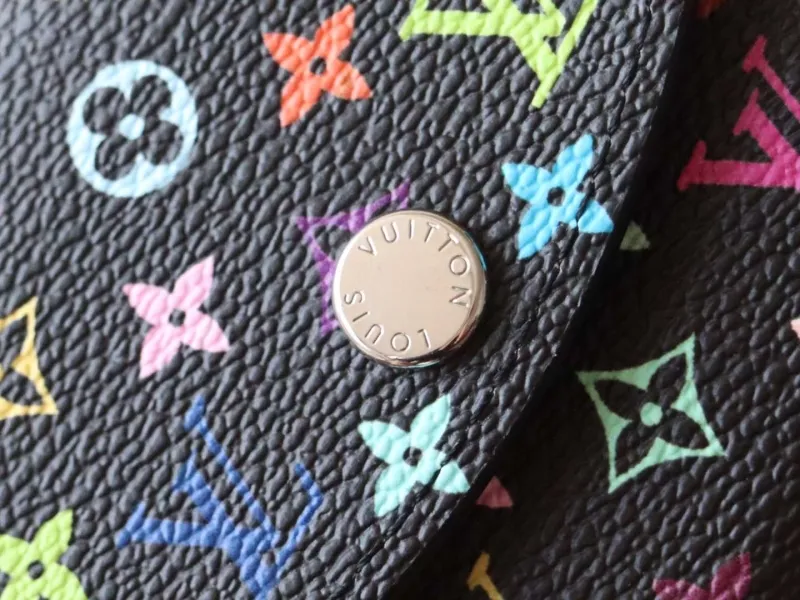 LV Wallets-1067 - Image 6