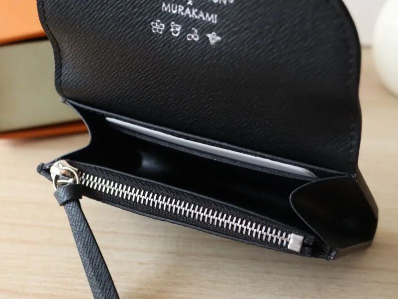 LV Wallets-1067 - Image 9