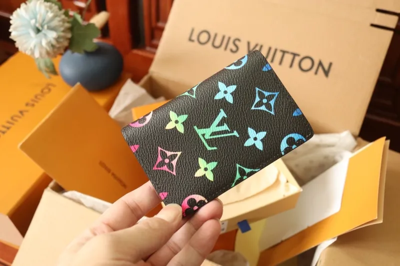 LV Wallets-1068 - Image 3