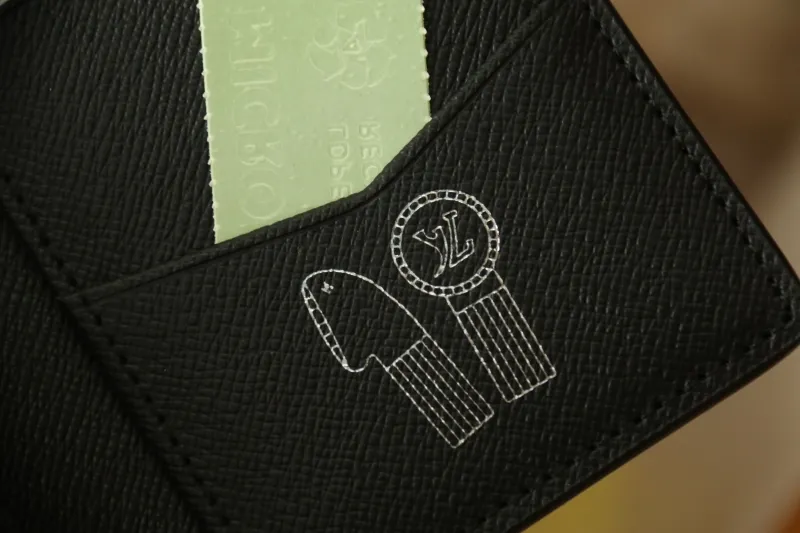 LV Wallets-1068 - Image 5