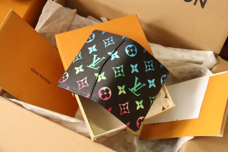 LV Wallets-1068 - Image 7