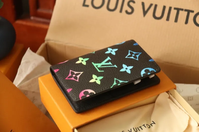 LV Wallets-1068 - Image 9