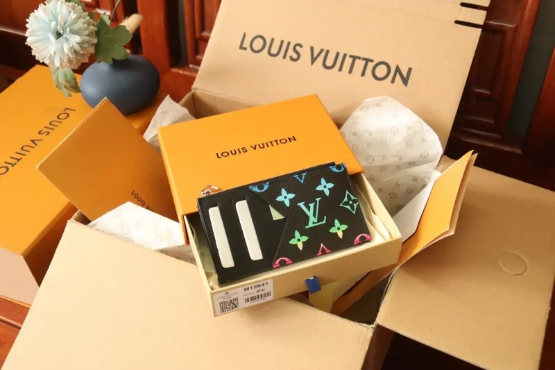 LV Wallets-1070