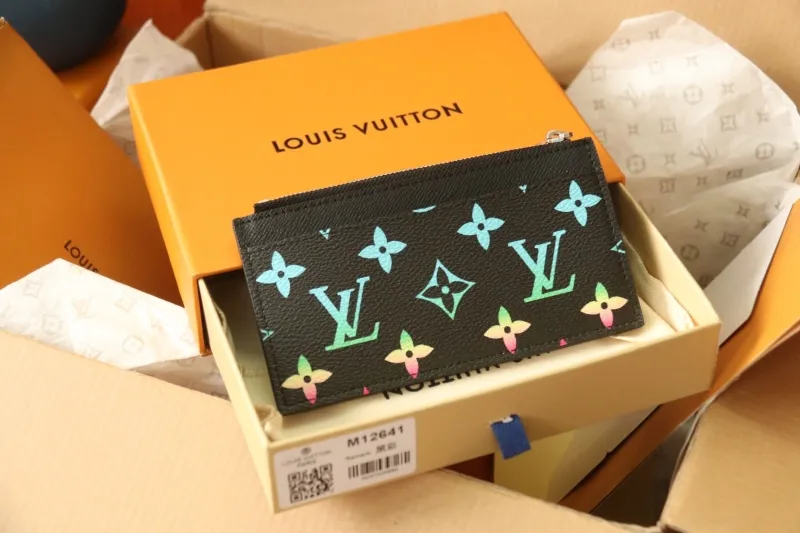 Alternative view of LV Wallets-1070