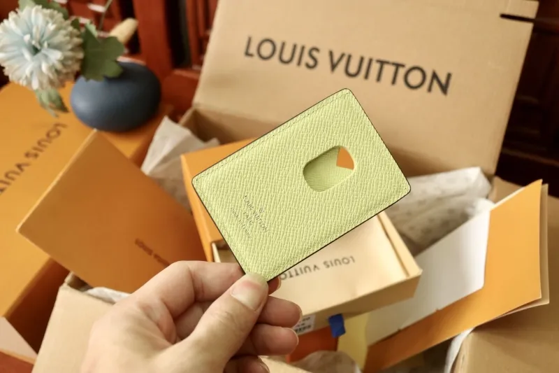 LV Wallets-1071 - Image 4