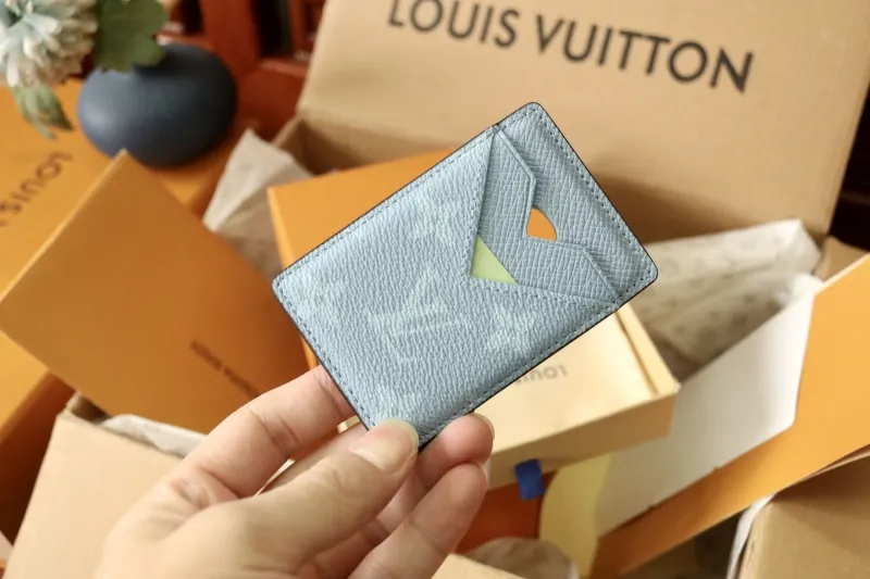 LV Wallets-1072 - Image 3