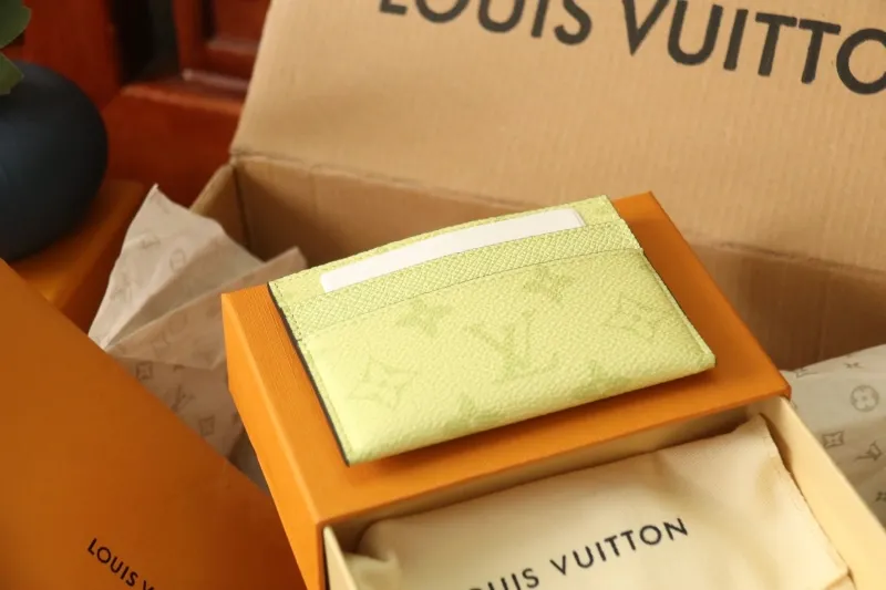 LV Wallets-1073 - Image 6