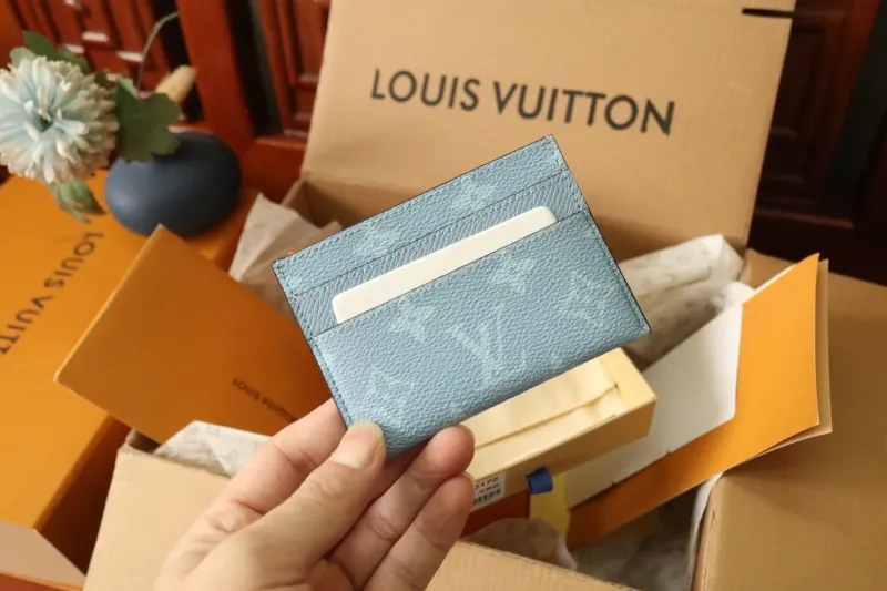 LV Wallets-1074 - Image 3