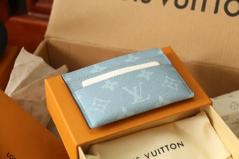 LV Wallets-1074 - Image 6