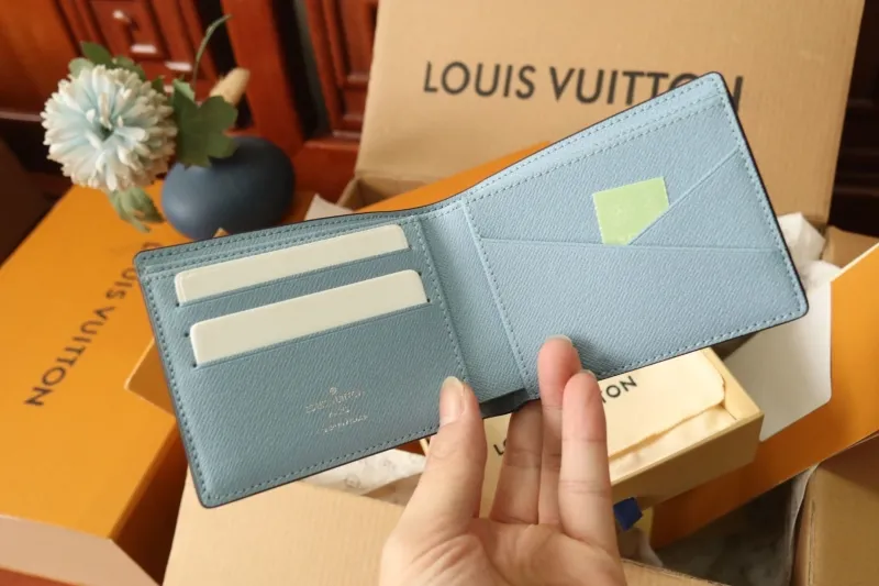 LV Wallets-1076 - Image 4