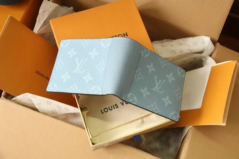 LV Wallets-1076 - Image 7