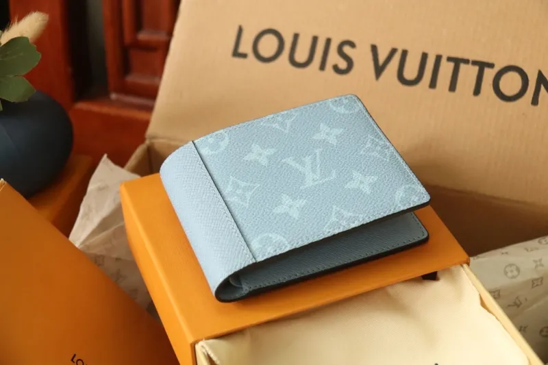 LV Wallets-1076 - Image 9