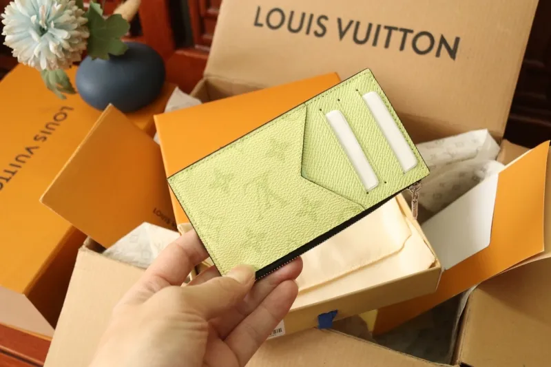 LV Wallets-1077 - Image 3