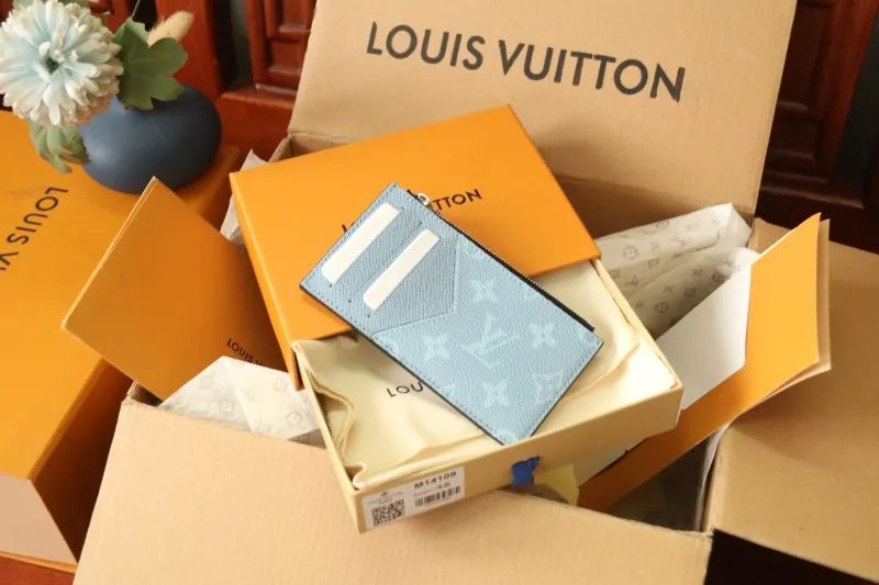 LV Wallets-1078
