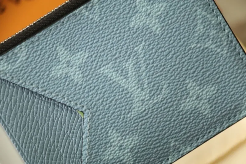 LV Wallets-1078 - Image 5